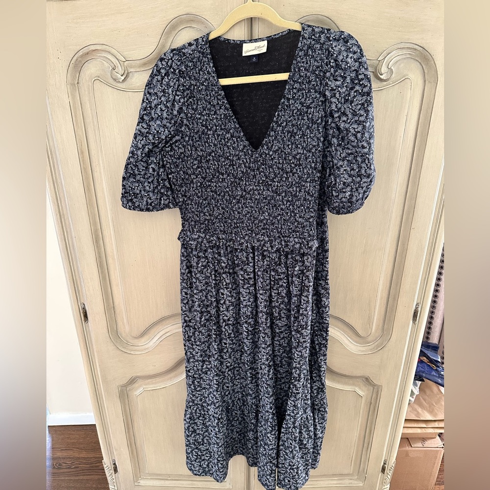 Universal Thread Navy Floral Dress